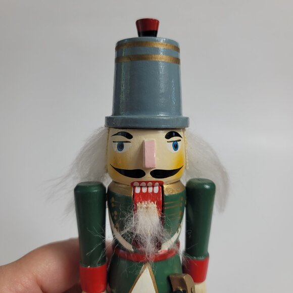 Vintage Santa's Workbench Nutcracker Toy Soldier Green & Red Uniform Gray Hat - Picture 5 of 12